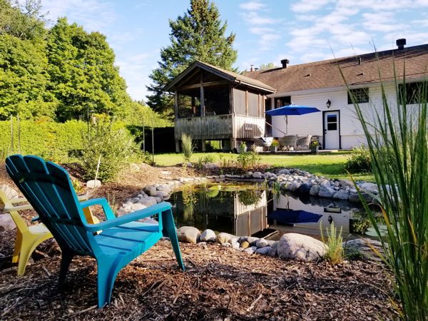 Parc de la Gatineau et spa Nordik! Maison entourée de nature à 15min à pied des commerces de Chelsea