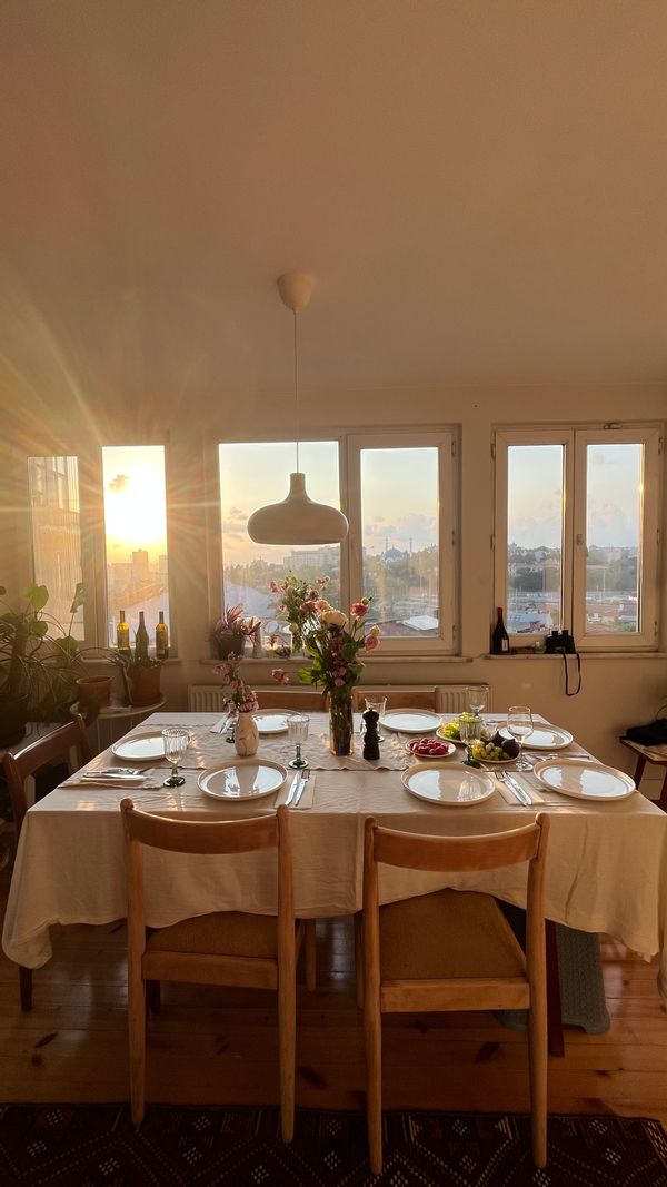 Appartement à Yeldeğirmeni, vue splendide, coucher de soleil, quartier hipster de Kadıköy.
