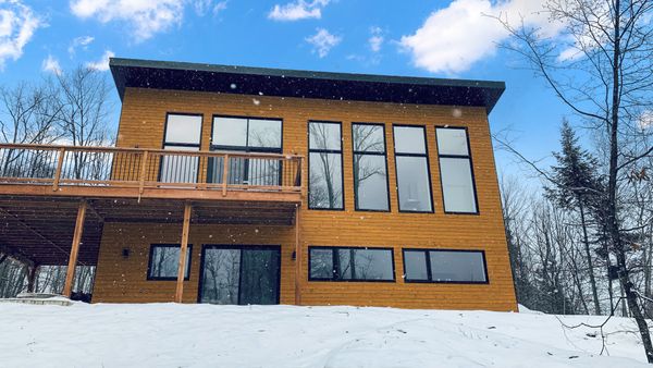Maison moderne avec vue sur la vallée