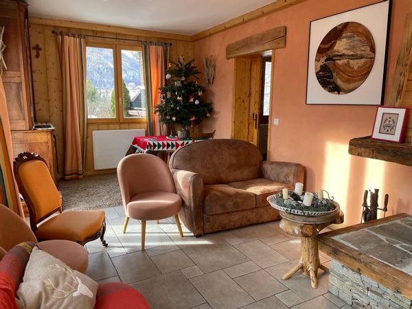 Soleil et Montagne avec de l'espace à Serre Chevalier 1500