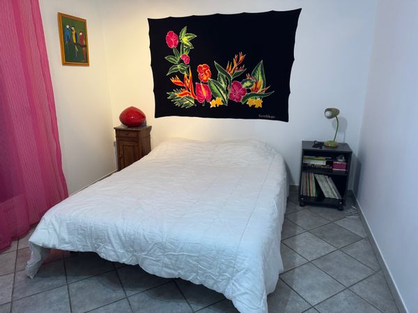 Côte d'Azur : chambre indépendante au calme dans un jardin d'oliviers