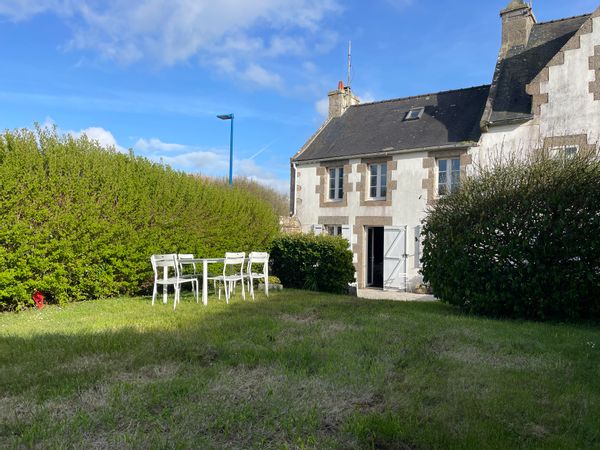 La maison de Léon et Lilou à 5 minutes de la plage et du bourg, en cours de rénovation.