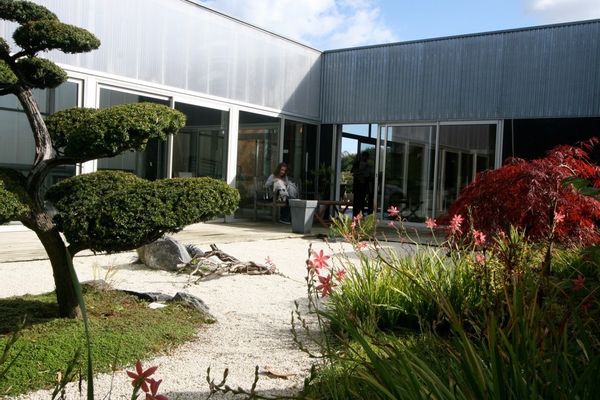 Maison d’architecte avec piscine couverte
