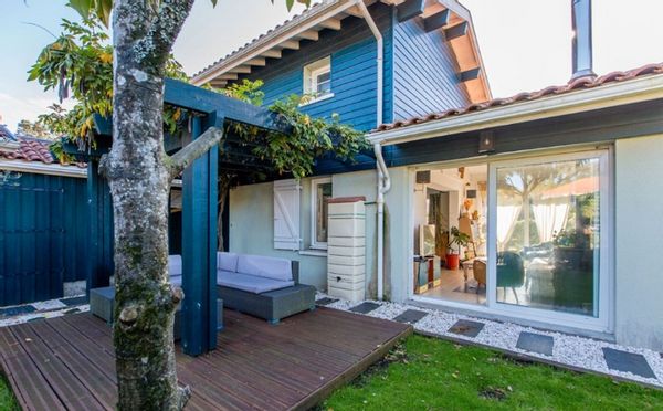 Charmante maison pour 3 personnes, lumineuse et calme, à 15mn à vélo des plages et 5mn du marché.