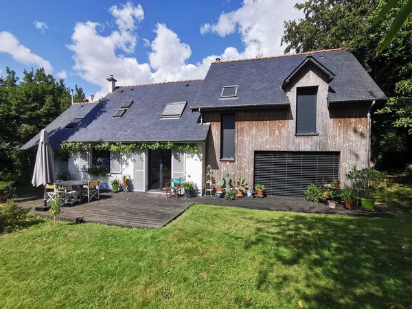 Ecrin de verdure, idéal pour visiter la Bretagne : Rennes, le Mont St Michel, St Malo, Fougères...