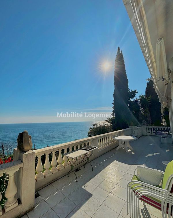 Maison face à la mer, vue magnifique sur la Méditerranée