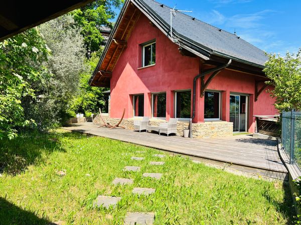 Villa avec vue sur les montagnes de Savoie