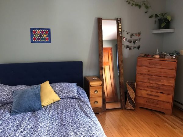 Nid douillet au coeur du village - endroit parfait pour observer les oiseaux migrateurs