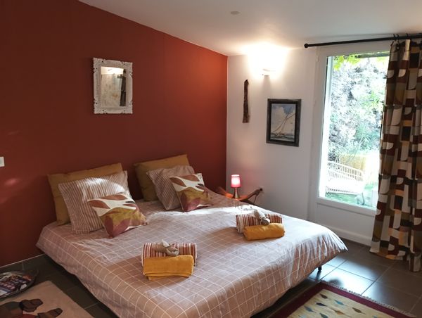 La chambre privée , accès par votre petite terrasse