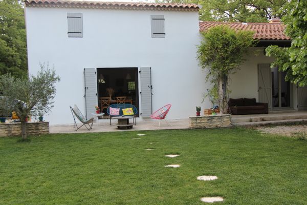 Maison dans la nature en Provence