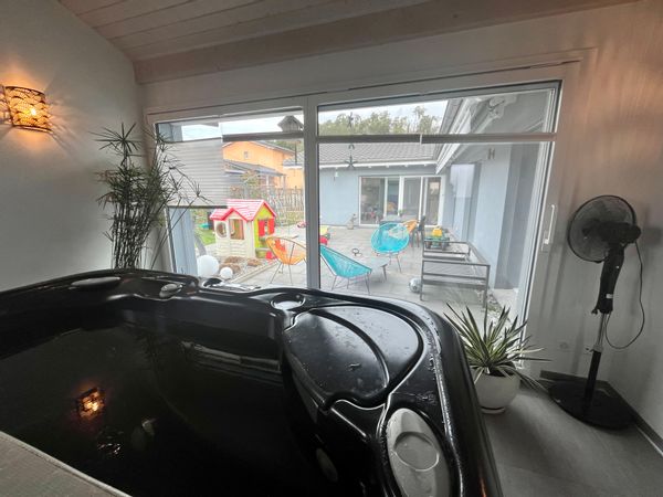 Maison individuelle avec Sauna et Jacuzzi au coeur de la Suisse romande