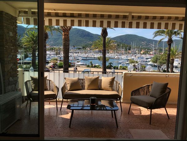 Vue sur le port de Cavalaire