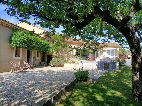 Maison atypique au cœur de la Provence