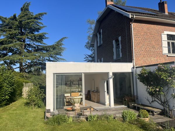 Charmante maison années 1930 avec grand jardin et terrasse, à 20 minutes du centre de Bruxelles