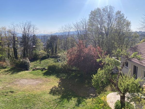 Appartement avec grand jardin partagé à Voiron