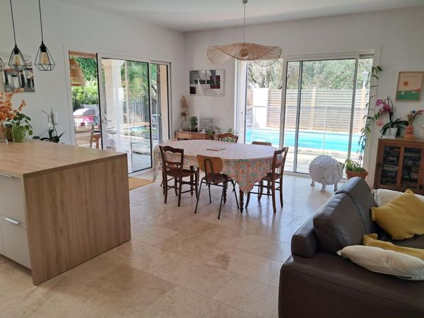 Maison familiale 8/10 couchages, avec piscine, proximité du centre ville de St Cyr sur Mer
