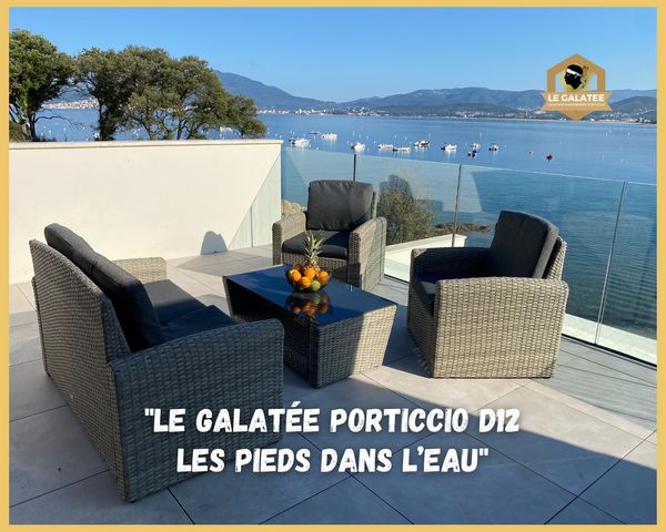 Unique à Porticcio (Corse du sud), appartement terrasse vue sur mer ,les pieds dans l'eau....