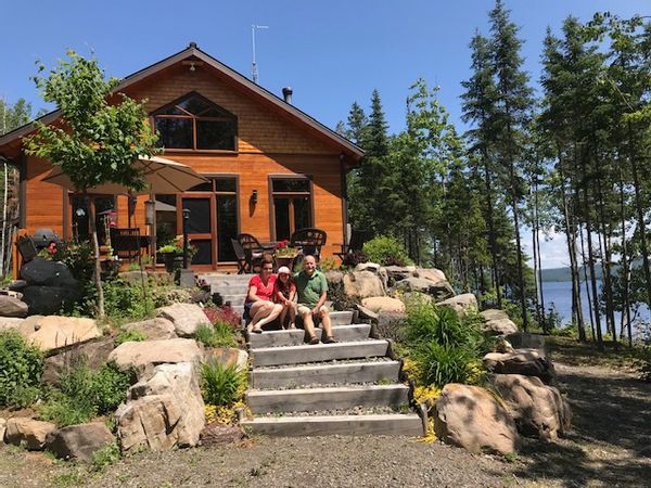 Maison au bord du lac : tranquillité assurée!