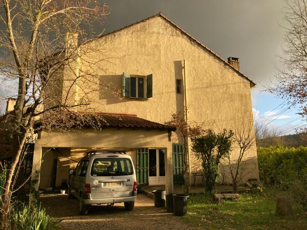 La maison de Hugues et Chantal Maison à proximité d'un village
