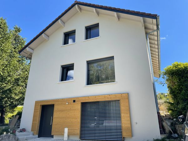 Chez Julie et Adri, maison spacieuse et rénovée entre lac et montagne !