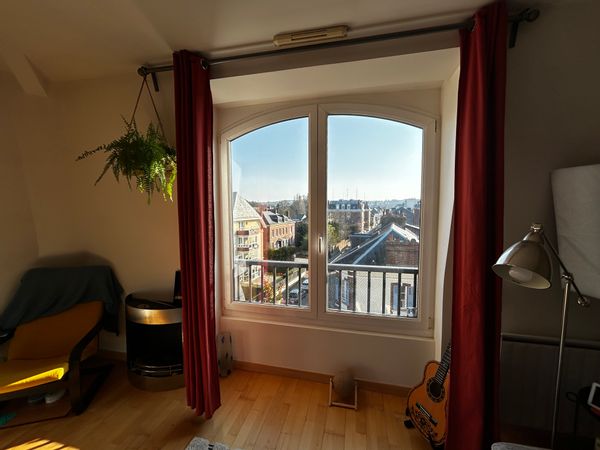 Appartement de charme dans le quartier chic d’Évreux avec vue sur la cathédrale Notre-Dame.