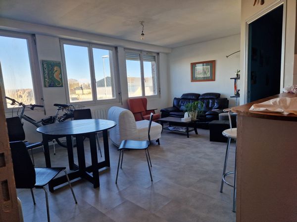 Appartement lumineux à moins de 30 minutes de voiture de la côte de granit rose et des magnifiques plages des Côtes d'Armor. Gare SNCF direct depuis Paris.