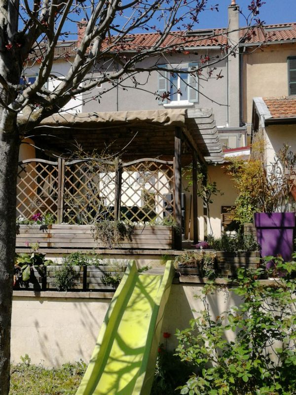 Maison de ville avec jardin à L'Arbresle
