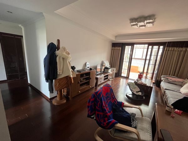 Grand appartement parfait pour une escapade paisible tout en étant connecté au centre de Shanghai.