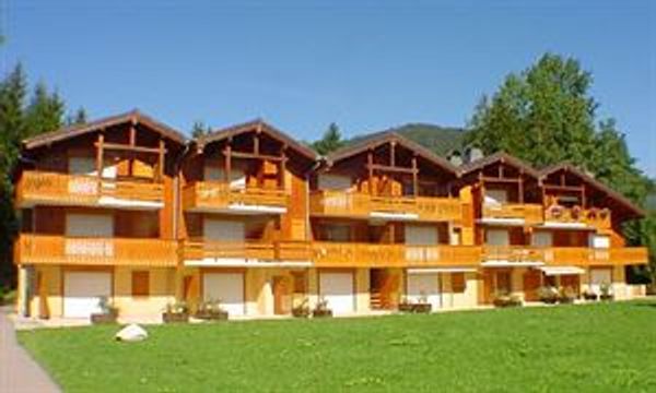 Charme Montagnard au Sylvania : Votre Cocon à Samoëns