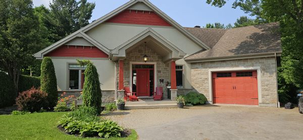 La porte rouge du Centre-du-Québec
