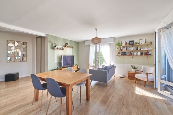 Bel appartement proche forêt, dans la cité du Cheval