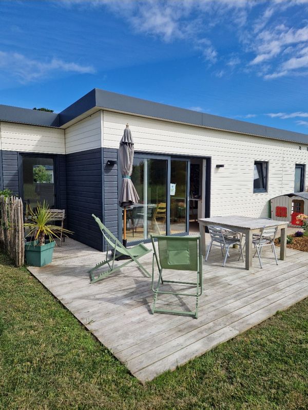 Maison bois neuve avec jardin – idéale pour les familles, à deux pas du port et des plages !