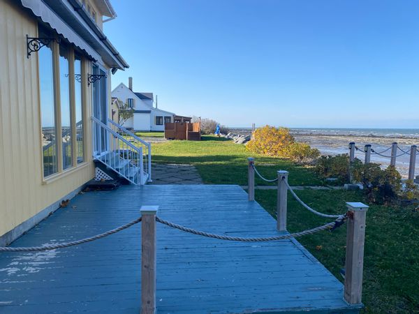 Directement sur le fleuve: Chalet 3 chambres à Sainte-Luce-sur-Mer