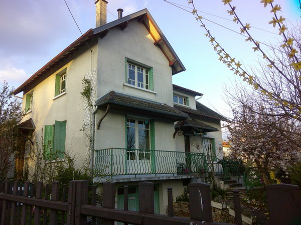 "Maison dans une charmante petite commune rurale"
