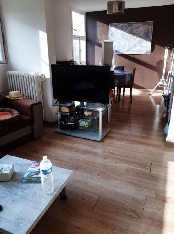 Vous allez adoré ma maison car elle est dans un quartier calme, mais à moins de 30 minutes des premières activité sympa de Paris Tout le confort minimum est là, de quoi passer de belles vacances