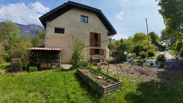 Maison avec grand jardin au coeur des Alpes - à 5 min du lac du Bourget