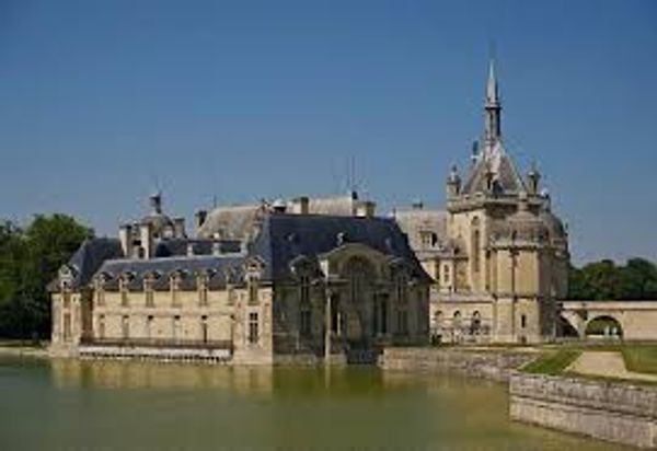 Appartement une chambre coeur de chantilly 25 min à pied du chateau / Hippodrome