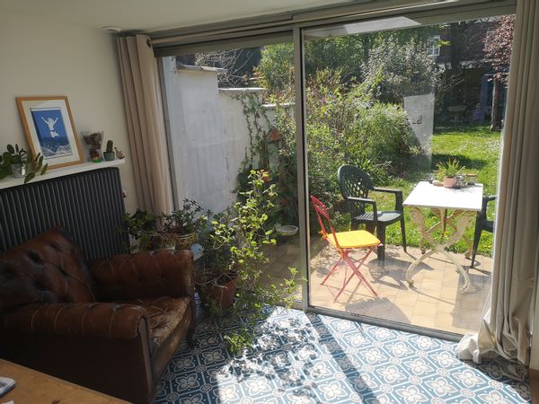 Chambre privée dans maison familiale à Lambersart. Bus à proximité. Accès direct au Vieux Lille.