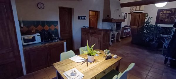 Maison 3 chambres dans le Luberon (nouvelles photos à venir).