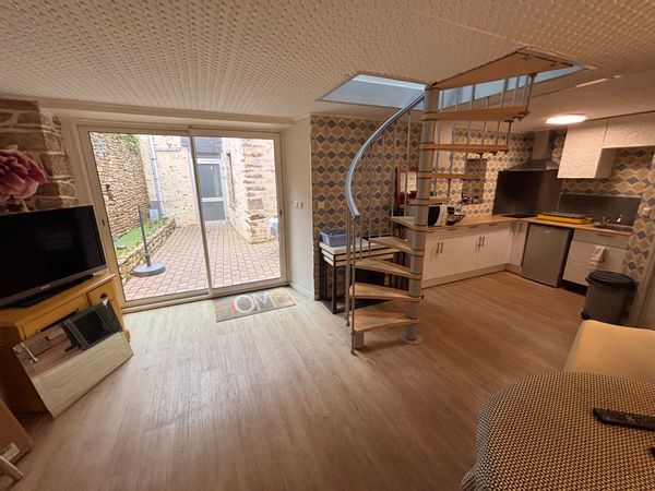 Maison de ville, 2 chambres, une cour intérieure privative, proche du golfe du Morbihan.