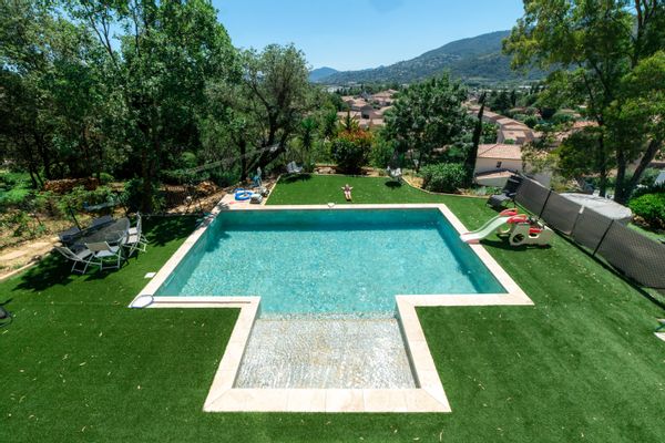 Rez de villa 2 pièces climatisé + piscine + jacuzzi