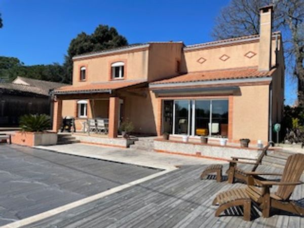 Maison de charme de Véro & Michel, dans une impasse  très tranquille  dans la campagne toulousaine.