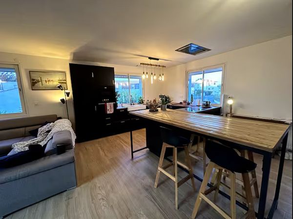 Maison - Étage privatif avec terrasse et 2 chambres