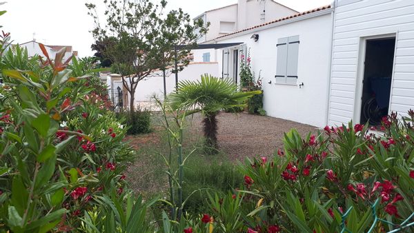 Petite maison de vacances proche de la plage et au calme d'une impasse.