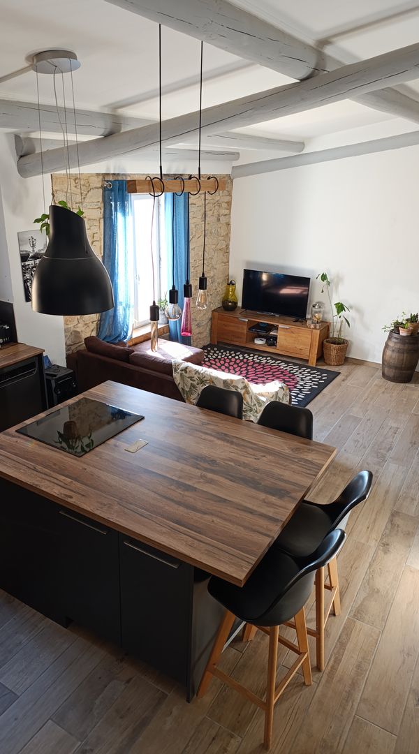 Maison de village, pleine de charme, alliant pierres apparentes et modernité !