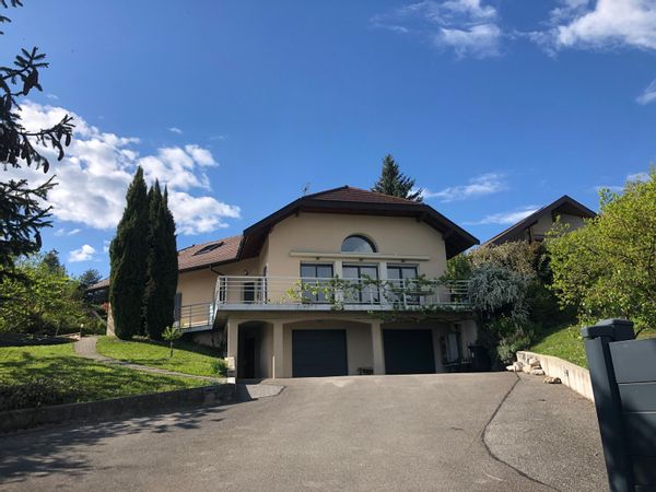 Grande Maison avec piscine à 10 min d'Annecy en voiture