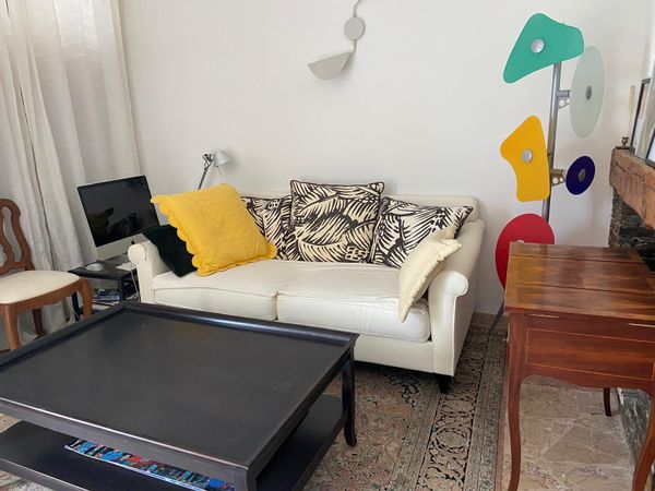 La chambre privée de Marie paule, Est située au cœur de la Californie, dans un espace calme et sécurisé.