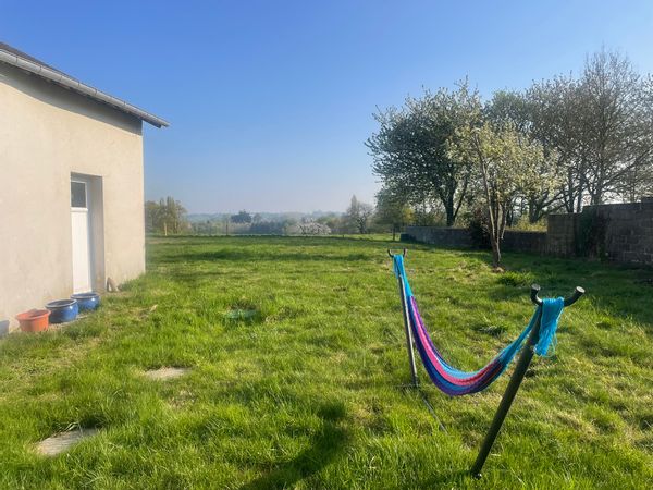 Maison moderne dans la campagne bretonne