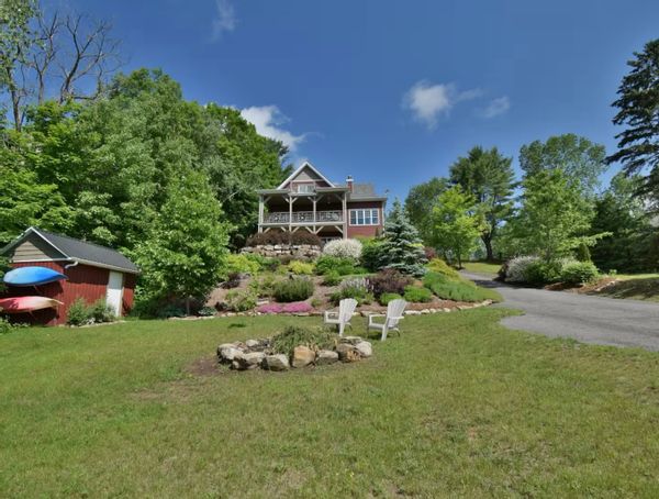 Spacious Lakehouse for the whole family