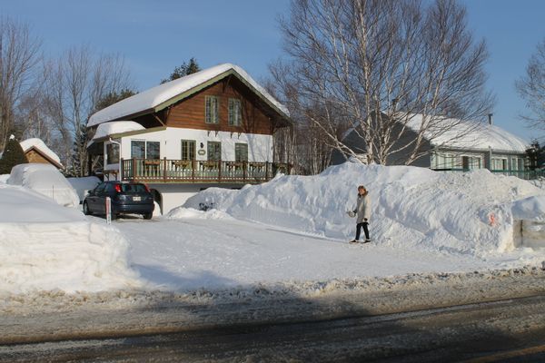 La maison de Robert est située entre montagne et fleuve